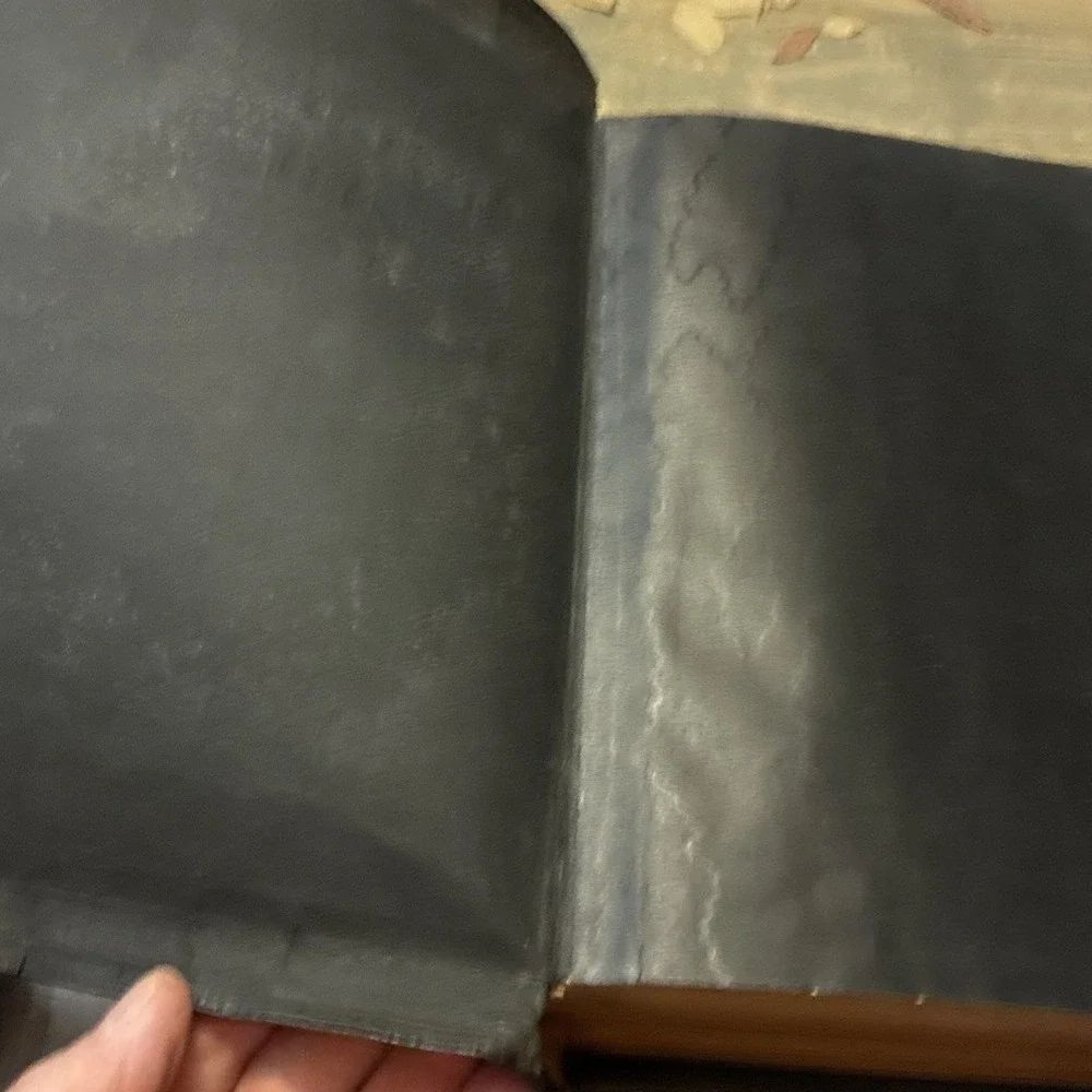 The Holy Bible: The Good Leader Bible (1946 Leather) Goodwill Distributors Large